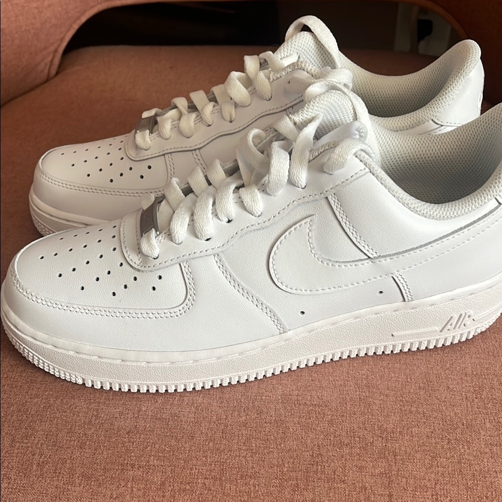 Women’s Nike Air Force 1 White Sneakers - Picture 2 of 5